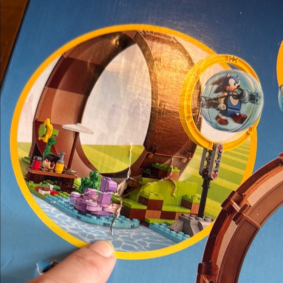 Factory sealed, New in box LEGO Sonic the Hedgehog Green Hill Zone Set - Picture 8 of 8